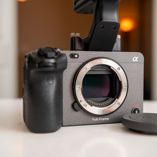 Sony FX3 Full-Frame Excellent Condition + Handle Unit